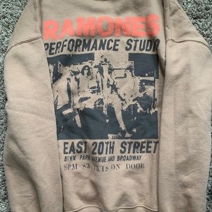Oversize American Eagle Ramones crewneck
